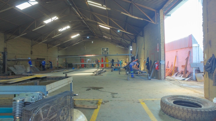 To Let commercial Property for Rent in Oos Einde North West